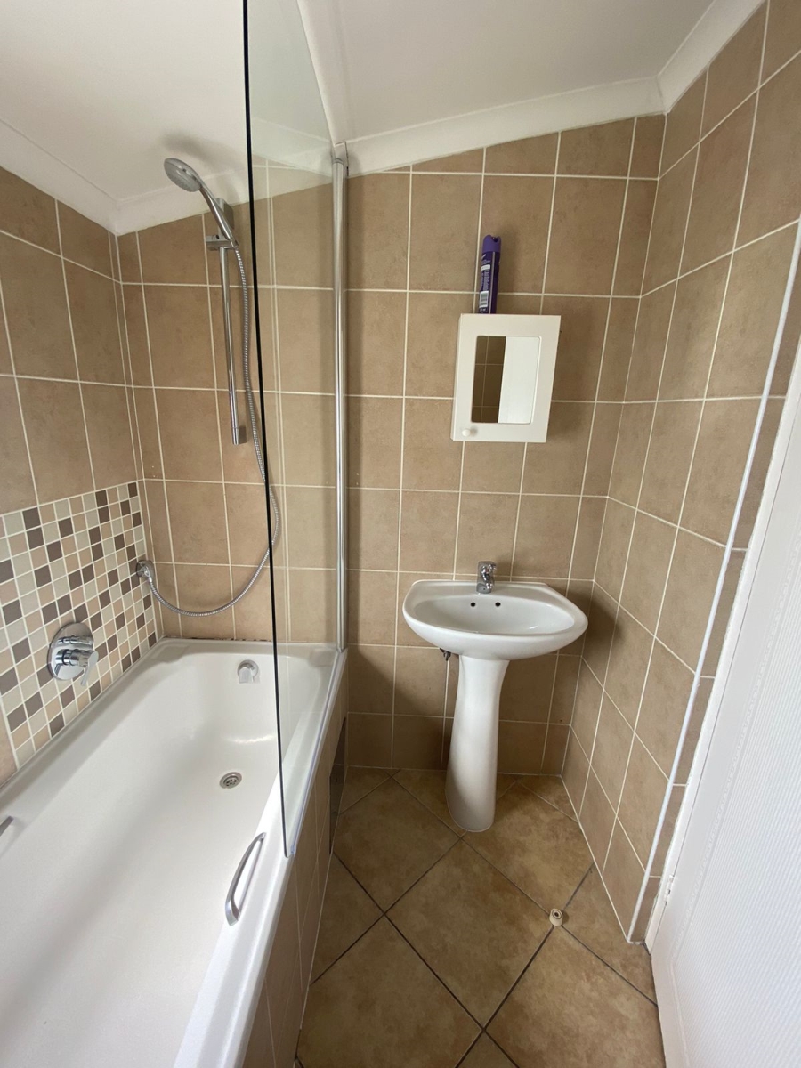 To Let 2 Bedroom Property for Rent in Whispering Pines Western Cape